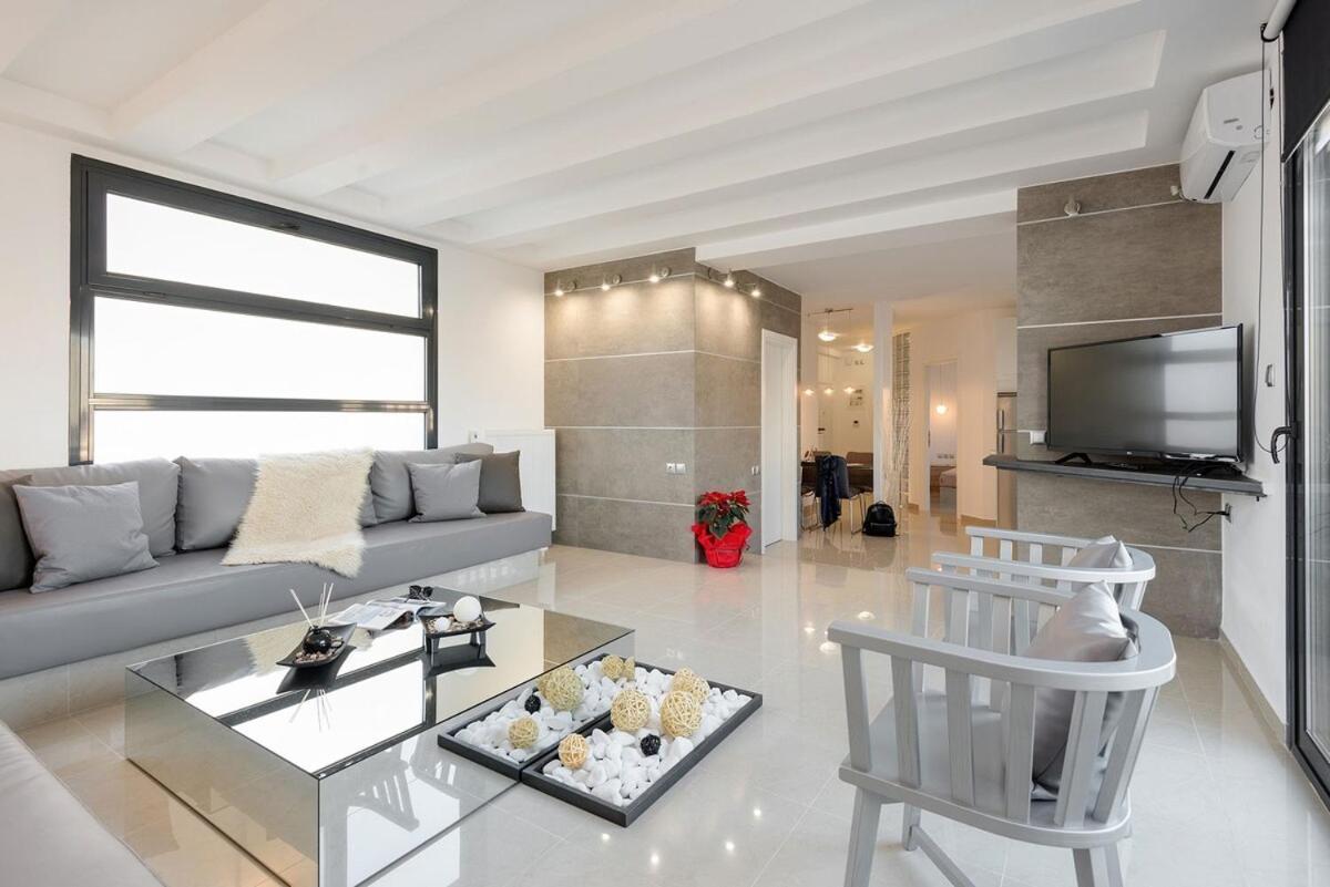 Ace Location | Luxury Building Apartment เทสซาโลนิกิ ภายนอก รูปภาพ